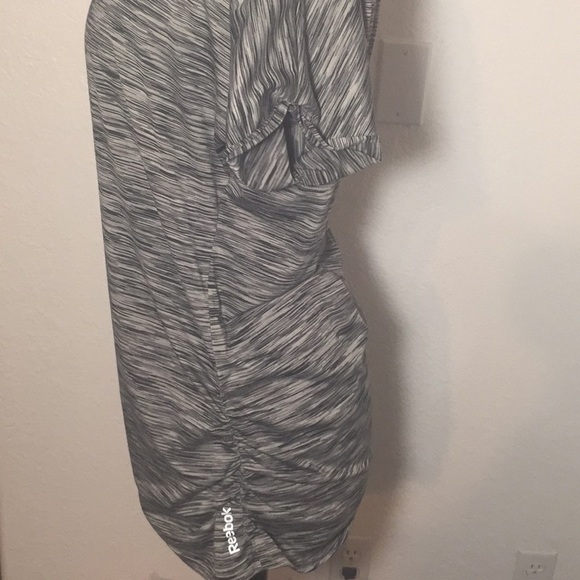 Reebok gym Shirt Large - Picture 4 of 7